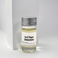 Fixateur de parfum liquide de qualité supérieure, haute pureté, Ambrotone Iso E Super CAS 54464-57-2 pour les parfums industriels, les cosmétiques et les savons