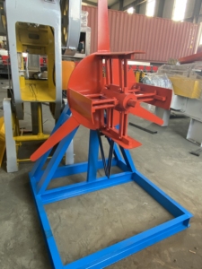Dérouleur manuel de 5 tonnes et dérouleur de bobines d'acier pour ligne de formage à froid de portes à enroulement et fabrication de tuiles - Product Image 4