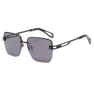 Gafas <span class=keywords><strong>de</strong></span> Sol Cuadradas UV400 para Mujer, Certificadas con el Estándar Global <span class=keywords><strong>de</strong></span> Reciclaje, Ideales para <span class=keywords><strong>Ferias</strong></span> y Conferencias al Aire Libre - Product Image 1