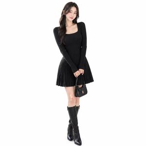 Robe pull en tricot noir pour femme, manches longues, col carré, plissée, mini, coupe évasée, style automne - Product Image 1