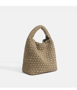 Bolso <span class=keywords><strong>de</strong></span> Mano Tejido <span class=keywords><strong>de</strong></span> Lujo para Mujer, Bolso Tote <span class=keywords><strong>de</strong></span> Color Caramelo con Asa Única y Cadena Cruzada Trenzada, Estilo Veraniego a la Moda - Product Image 4