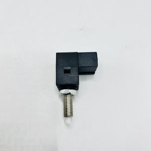 Interruttore Luce Stop 93810-2E000 (2 pin), per Elantra Sonata Tiburon Cerrato 99-12 938102E000. - Product Image 1