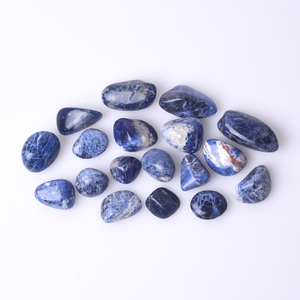 Vente en gros de gravier de cristal <span class=keywords><strong>bleu</strong></span> veiné naturel, <span class=keywords><strong>sodalite</strong></span> bleue polie, pierres roulées - Product Image 1