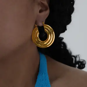 Aretes de moda 2023复古耳环时尚镂空金箍耳环不锈钢批发饰品耳环女性奢华