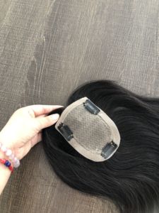 Perruque toupet en soie noire naturelle — doreen, cheveux humains Remy, bon marché, Base 1B, livraison gratuite, vente en gros - Product Image 3
