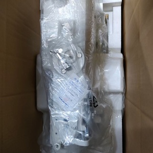 Máquina de Coser Motorizada 8450 con Doble Aguja, Barra de Agujas Dividida, Puntada de Seguridad, 700 Puntadas/min, 10MM de Grosor, para Uso Doméstico - Product Image 3