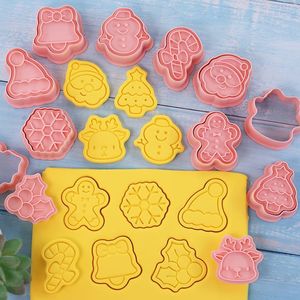 Emporte-pièces de Noël en forme de dessins animés, 15 pièces, mini-moules Père Noël, sapin, pain d'épices, outils de pâtisserie pour la décoration de gâteaux faits maison - Product Image 4