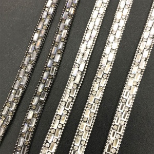 L207 8mm Hot Fix Crystal Rhinestone Trimming Mesh Iron-on Crystal Rhinestone Trim Strip <span class=keywords><strong>para</strong></span> zapatos Bolsas Tela - Product Image 1