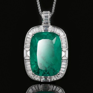 Collier pendentif en laiton de style floral avec grand coussin en zircon cubique, finition polie de qualité supérieure, pour femme, usage quotidien - Product Image 4