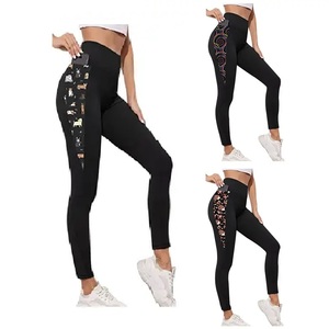Nouvel arrivage de leggings doux à motif personnalisé avec poche triangulaire pour chiot et chien imprimé de pantalons de yoga taille haute pour femmes - Product Image 1