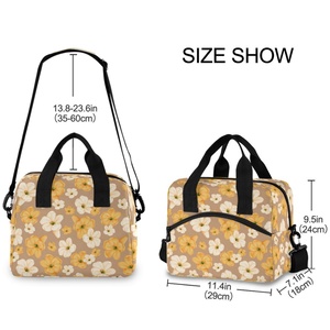 Sac isotherme pour déjeuner de petite taille à motif de fleurs de Puakenikeni hawaïennes, sac de pique-nique isotherme pour femmes, sac à déjeuner personnalisé avec bretelles - Product Image 3