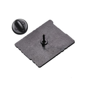 Épinglette en émail plaqué or moderne personnalisée avec inscription d'ingénieur en stock - Product Image 3