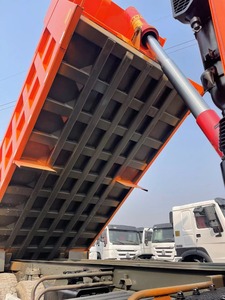 รถบรรทุกดินเบนซิน SINOTRUK HOWO 6X4 ดีเซล 351-450 แรงม้า เครื่องยนต์ Weichai ยูโร 2 น้ำหนักรวม 20-25 ตัน พวงมาลัยซ้าย สำหรับงานเหมือง - Product Image 4