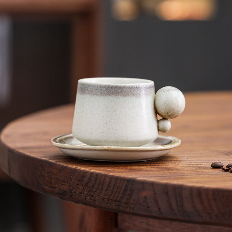 Tasse à café et soucoupe "White-ball ear"