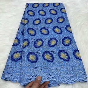 Vestidos de novia de tela de encaje de gasa Suiza Precio de promoción Bordado de algodón teñido con lentejuelas en la India - Product Image 5