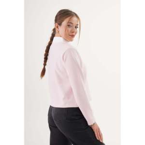 Blusa de punto rosa con cuello de camisa para mujer, top de manga larga sencillo para el día a día, anti-bolitas, color piedra - Product Image 1