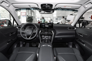 Toyota Venza: Rendimiento Híbrido Suave y Eficiente - Product Image 3