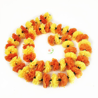 Karangan Bunga Marigold Buatan dari Sutra Warna Oranye Kuning untuk Dekorasi Pesta Festival Hari Orang Mati.