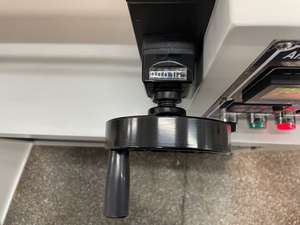 Xihua 380V Mesin Penggiling Dua Rol Rasio Dapat Diatur Rol Berpemanas Keamanan Tinggi Pengoperasian Mudah Garansi 1 Tahun 450kg Diameter Karet 120mm - Product Image 6