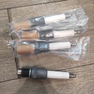 ผู้ส่งออกหัวเทียนจีน: หัวเทียนอุตสาหกรรม146-2588, 430-4521, 4304521, 3465123, 346-5123 - Product Image 5