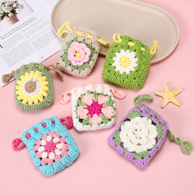6-Flower Hand-crocheted Mini Gift DIY Knitting Sweet Design Yarn Drawstring Bluetooth Headphone Case