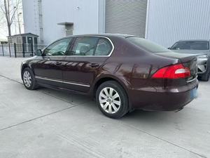 รถยนต์มือสอง JX Auto <span class=keywords><strong>Skoda</strong></span> Superb 1.8 TSI: 160 แรงม้า เทอร์โบ พาวเวอร์  กระโปรงท้าย 565 ลิตร และห้องโดยสารกว้างขวาง - เหมาะสำหรับการเดินทางท่องเที่ยวแบบครอบครัว - Product Image 2