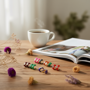 Orecchini in acciaio inossidabile con strass colorati per donna, gioielli alla moda - Product Image 1