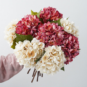 Flores de Hortensia Artificiales al por Mayor, Cabezas de Hortensia de <span class=keywords><strong>Seda</strong></span> Realistas en Color Crema y Borgoña para Arreglos Florales de Boda y Hogar - Product Image 1