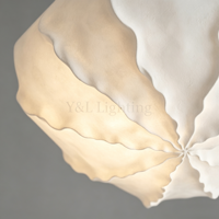 Lustre ovale en plâtre texturé blanc avec chaîne en laiton antique, base E12 - Suspension décorative pour salle à manger, hall d'entrée et maison