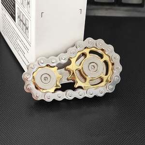 Relieve Stress with Outdoor Flywheel and Sprocket Chain <b>Fidget</b> <b>Toys</b> Gear Teeth and Chain <b>Metal</b> Flywheel for Kids - Product Image 1