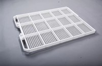 Plancher à lamelles blanc en plastique stable pour cages à poulets de chair automatiques