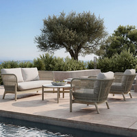 Ensemble de jardin en bois massif de style nordique avec table et chaises en rotin, résistant à l'eau et au soleil, pour cour et balcon
