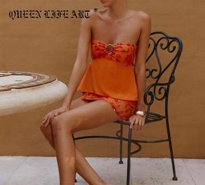 Conception de T-shirts pour femmes 2025 Lettre d'amour à paillettes rouges Saint Valentin T-shirt brodé à paillettes Paillettes pour T-shirt - Product Image 4