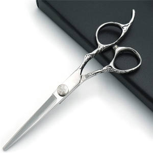 กรรไกรซอยผมมืออาชีพ สแตนเลสสตีล หัวตรง ด้ามยาว สำหรับตัดผมเพื่อความงาม พร้อมดีไซน์ลายดอกพลัม - Product Image 4