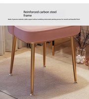 Chaise de coiffeuse en velours rose avec coussin à nœud, dossier festonné, pieds en métal doré, chaise d'appoint moderne pour chambre à coucher et dressing