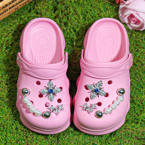 Sandales de plage légères et antidérapantes en EVA pour filles, pour l'été et le quotidien, sabots avec breloques florales, caractéristiques antidérapantes - Product Image 3