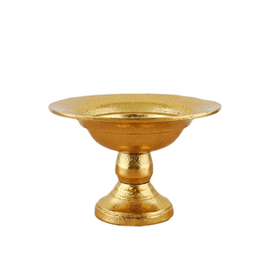 Venta al por mayor de macetas pequeñas de aluminio chapadas en oro, jarrón decorado con mesa elegante para decoración del hogar, disponible para la venta - Product Image 1