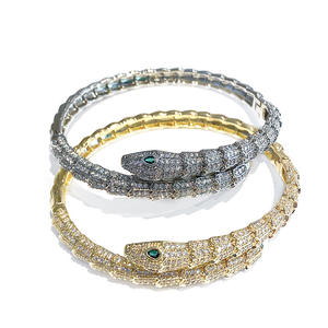 Bracelet jonc vintage punk à l'aspect réaliste avec des <span class=keywords><strong>écaille</strong></span>s de serpent aux yeux verts, bijoux <span class=keywords><strong>tendance</strong></span>, bracelet serpent aux yeux verts - Product Image 2