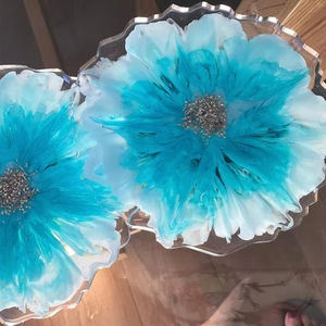 Sous-verre en résine fait main durable avec un design élégant, créé pour protéger les surfaces tout en améliorant la décoration de la table dans n'importe quelle pièce - Product Image 1