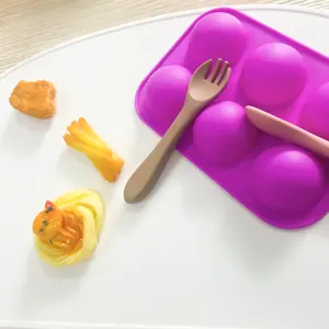 Yüksek kaliteli silikon Oval Placemats yemek için yemek masası BPA ücretsiz güvenlik malzemesi için Pet besleme ve dekorasyon