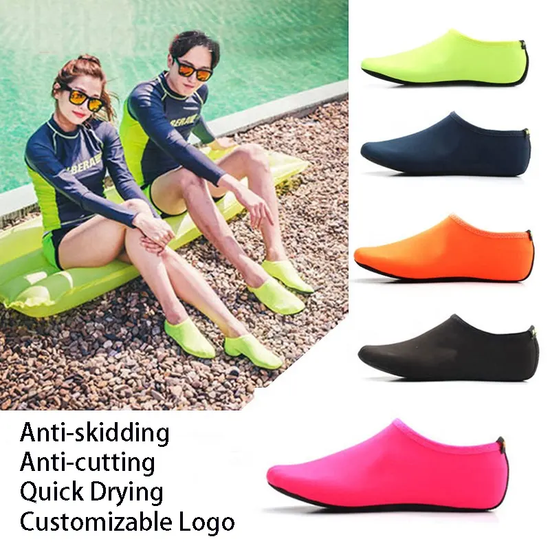 Çabuk kuruyan Aqua su ayakkabı cilt geçirmez Anti kayma plaj çorap yüzme havuzu için nefes ve rahat plaj ayakkabı