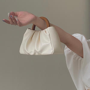 Sac à main mini style coréen 2026 pour femme, nouveau sac à bandoulière/plongeant en forme de nuage plissé avec poignée en bois - Product Image 5
