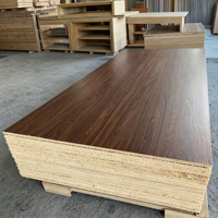 Panneau OSB de fabrication chinoise pour l'exportation mondiale, panneau de particules E0 4x8, 18mm 9mm, pour armoire de cuisine modulaire en panneaux de particules
