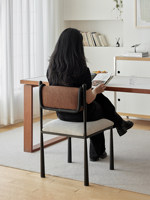 Chaise de salle à manger antique française du milieu du siècle avec revêtement en lin, dossier au toucher premium, design Bauhaus pour petits appartements