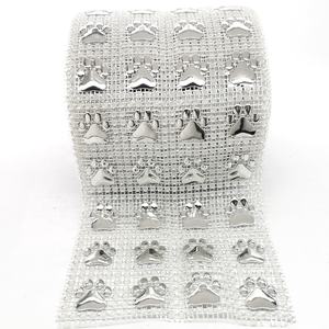 סיטונאי 24 שורה לבן צבע פלסטיק לקצץ כסף בעלי החיים <span class=keywords><strong>paw</strong></span> הדפסת בצורת ריינסטון פאייטים mesh רול עבור שמלה - Product Image 2