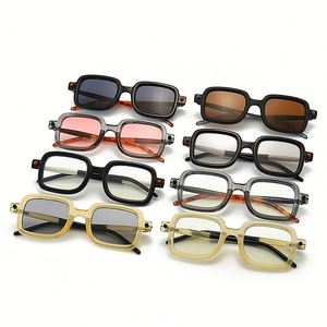 Gafas de Sol Cuadradas Pequeñas Clásicas Vintage con Remaches Negros Transparentes para Hombre, Venta al por Mayor - Product Image 6