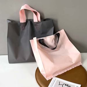 Bolsas <span class=keywords><strong>de</strong></span> Plástico Transparente con Asa y Logotipo Personalizado para Empaque y Almacenamiento <span class=keywords><strong>de</strong></span> Extensiones <span class=keywords><strong>de</strong></span> Cabello - Product Image 1