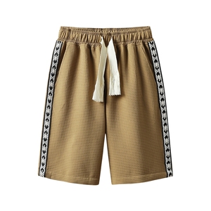Pantalones cortos personalizados con logo para hombre, novedad de verano 2025, pantalones sueltos con letras, pantalones Joker, informales, transpirables, cómodos, de cinco puntos. - Product Image 5
