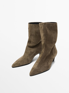Scarpe da <span class=keywords><strong>donna</strong></span> 2024 autunno e inverno nuovi <span class=keywords><strong>stivali</strong></span> con <span class=keywords><strong>tacco</strong></span> <span class=keywords><strong>basso</strong></span> personalizzati firmati in pelle marrone - Product Image 2