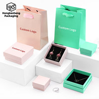 Boîte d'emballage de bijoux en gros pour ensemble bague et collier avec couvercle 9x9cm, boîte de rangement cadeau exquise personnalisée avec feuille d'or